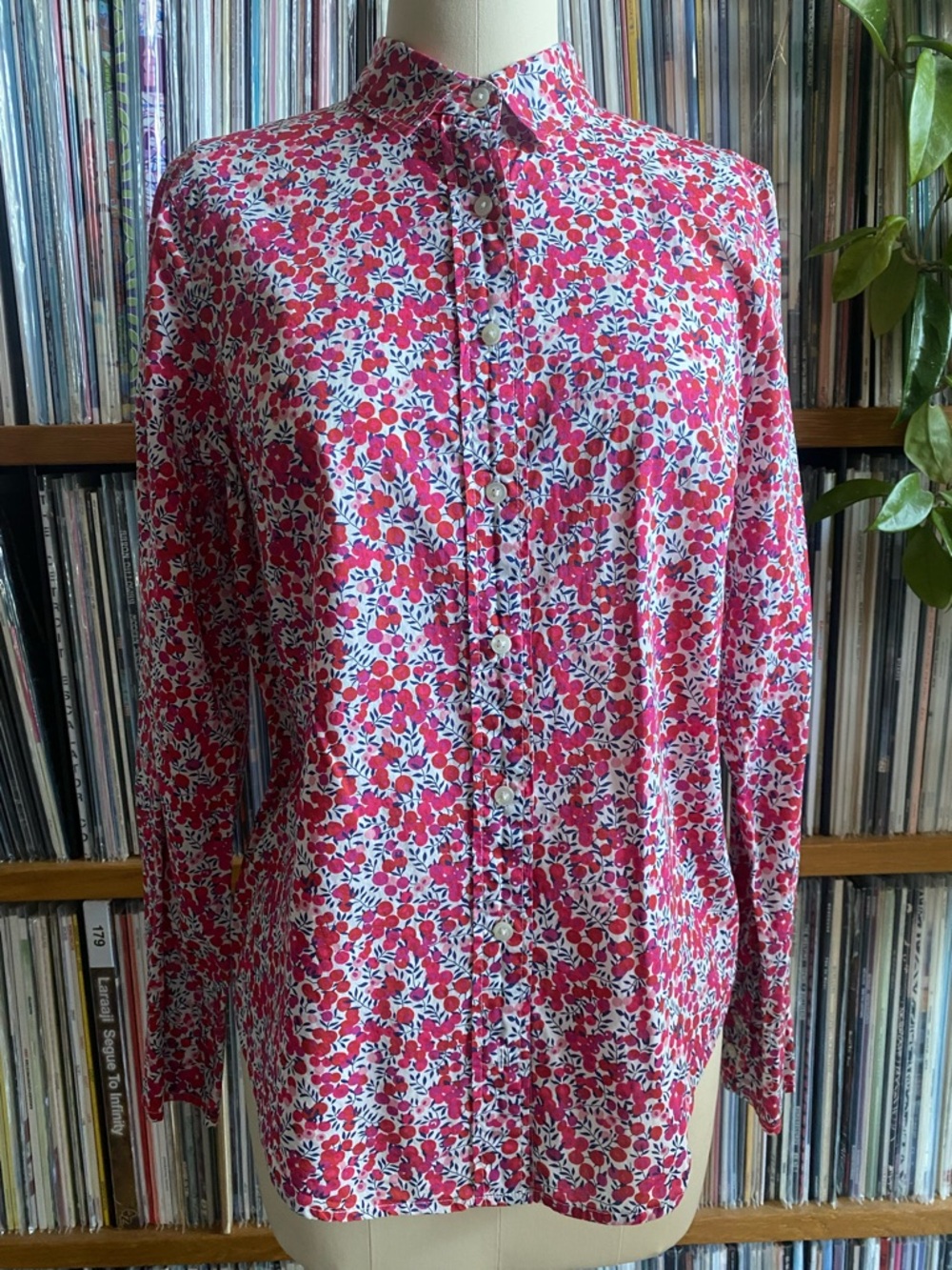 EUC JCREW - Red Berry/ Floral Button-Up Shirt in Liberty Tana Lawn Cotton - Sz2